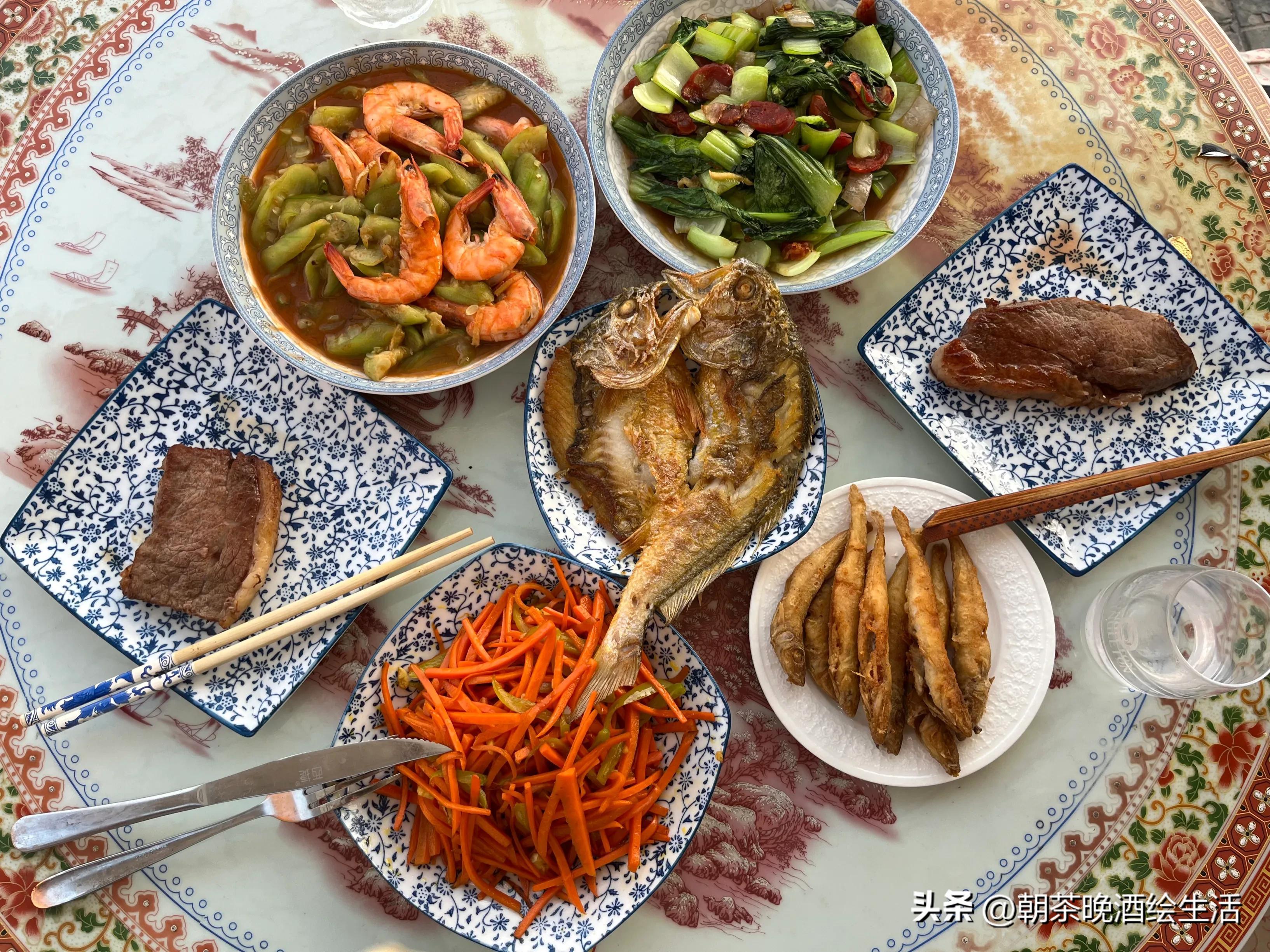 餐桌的餐怎么写 锅台菜文：两人餐不马虎，爱吃运气不会差